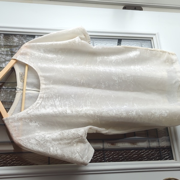 Lucky Brand set of 2 velvet tshirts - Picture 2 of 6